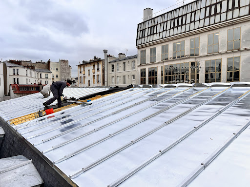 MR HEUGEBAERT /Couvreur paris spécialiste couverture peinture , dégât des eaux recherche de fuite toiture