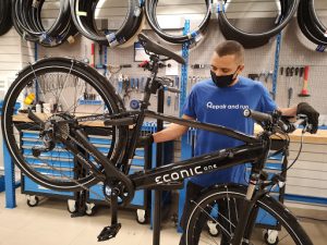 Repair and run Paris Voltaire - Réparation de vélos et trottinettes électriques